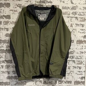Columbia Men's Green and grey  Rain Jacket